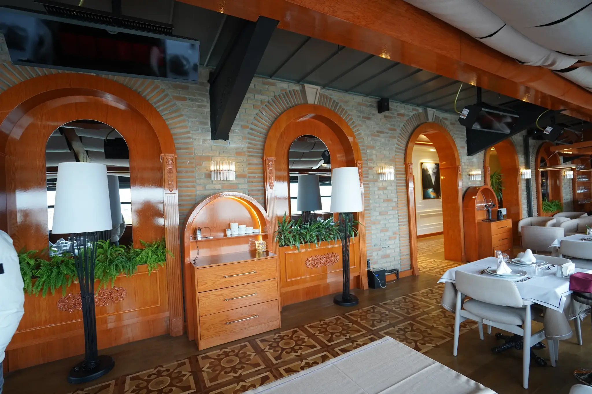 Restoran iç mekân montajı